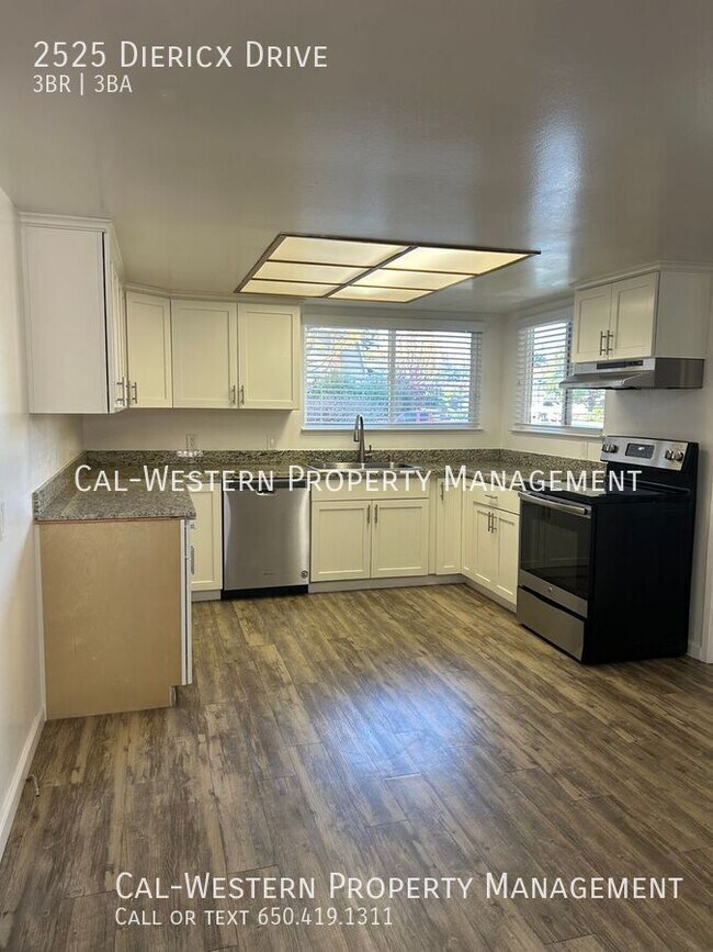Foto del edificio - Updated Mountain View Home in sought after...