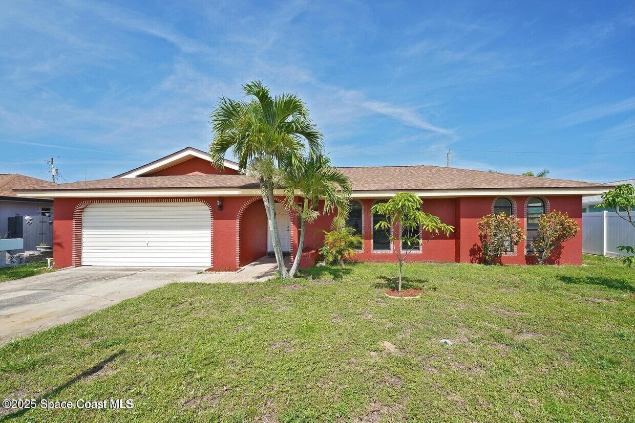 Foto principal - 765 Palm Dr