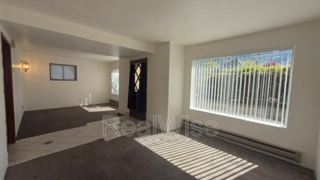 Foto del edificio - 333 S Old Pacific Hwy