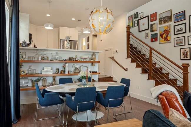 Foto del edificio - 2812 Oak Springs Dr