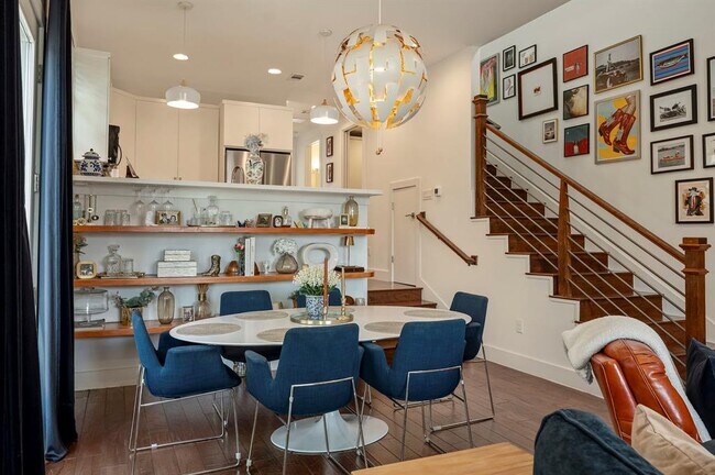Foto del edificio - 2812 Oak Springs Dr