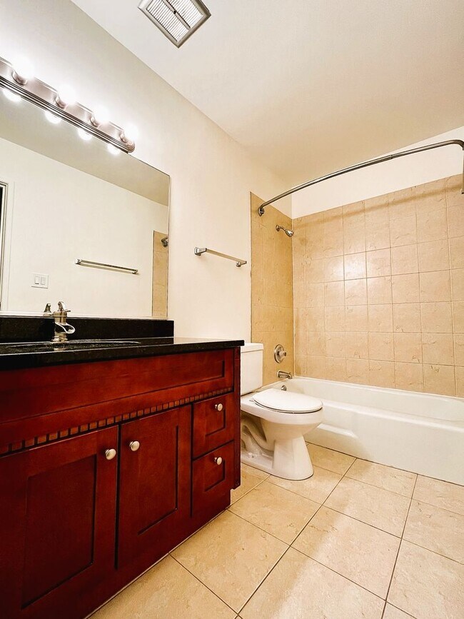 Court Apartments 900906 Joliet Rd La Grange Highlands, IL