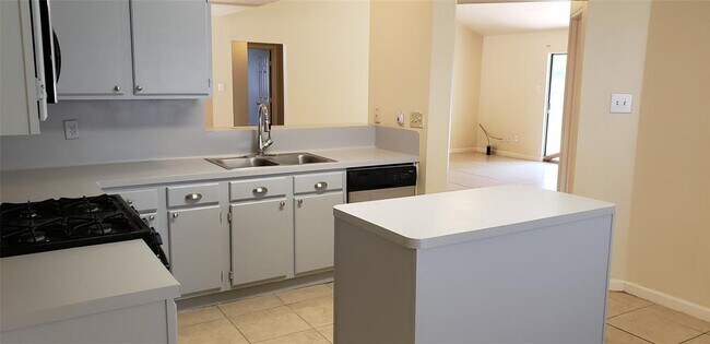 Foto del edificio - 28811 Sedgefield St