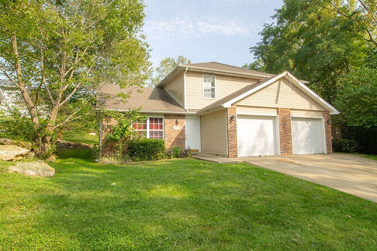 Foto principal - Affordable 3 Bedroom Duplex