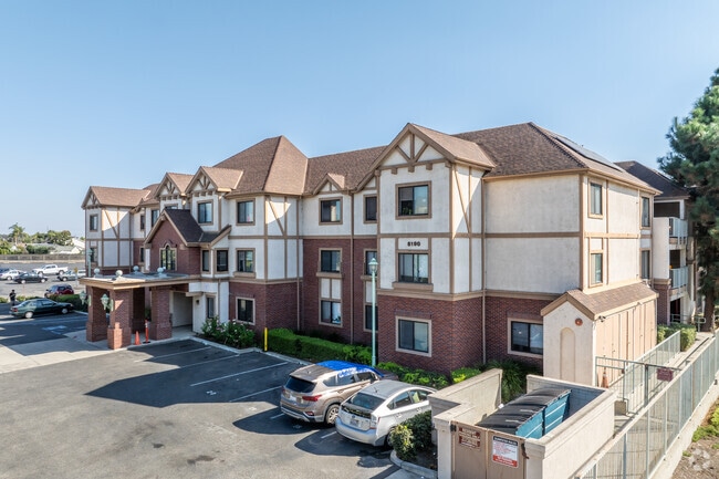 Foto del edificio - Rose Gardens Apartments