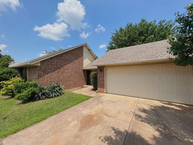 Foto del edificio - CHARMING 3 BED IN EDMOND!