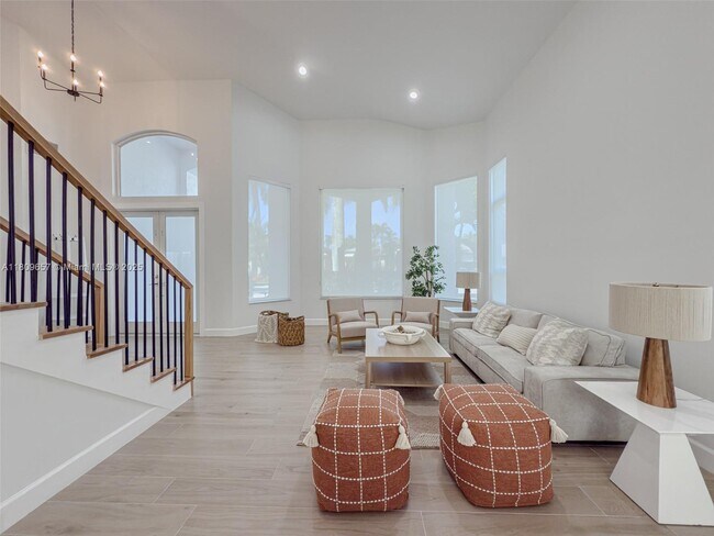 Foto del edificio - 2556 Jardin Manor