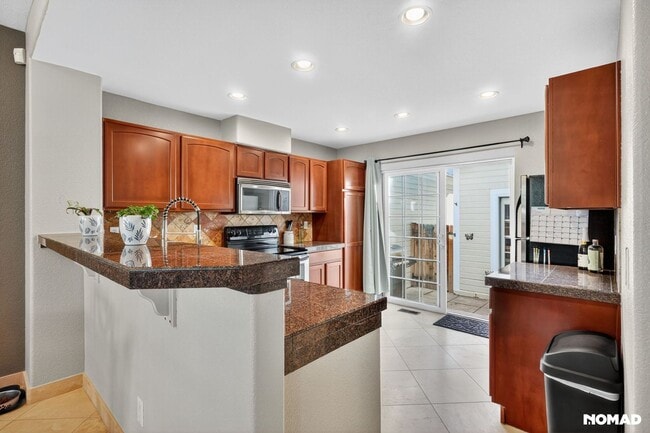 Foto del edificio - 8300 Fairmount Dr