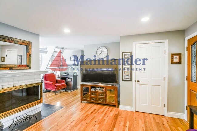 Building Photo - Tastefully Updated Home with a Beautifully...
