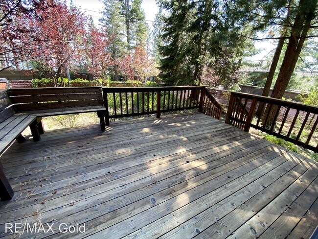Building Photo - 4 br, 3 bath House - 1660 Pine Cone Circle