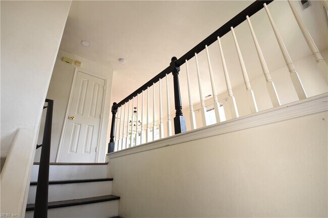 Foto del edificio - 1109 Lady Ashley Dr
