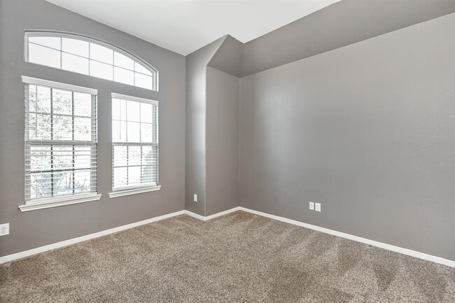 Building Photo - 23214 Verona View Ln