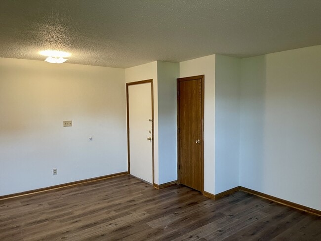 Building Photo - 612 Cantebury Dr