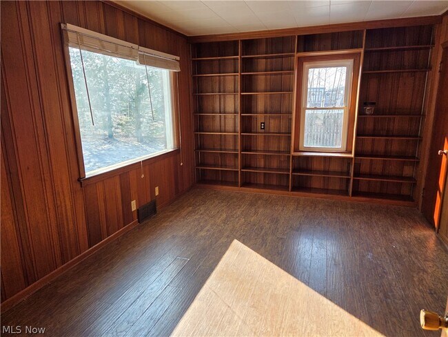 Foto del edificio - 3976 Faircrest St SW