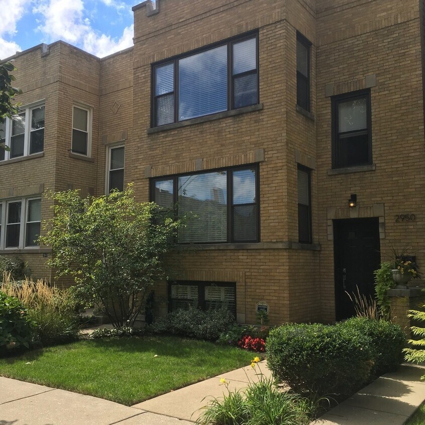 2950 N Talman Ave Unit 2, Chicago, IL 60618 Apartment for Rent in