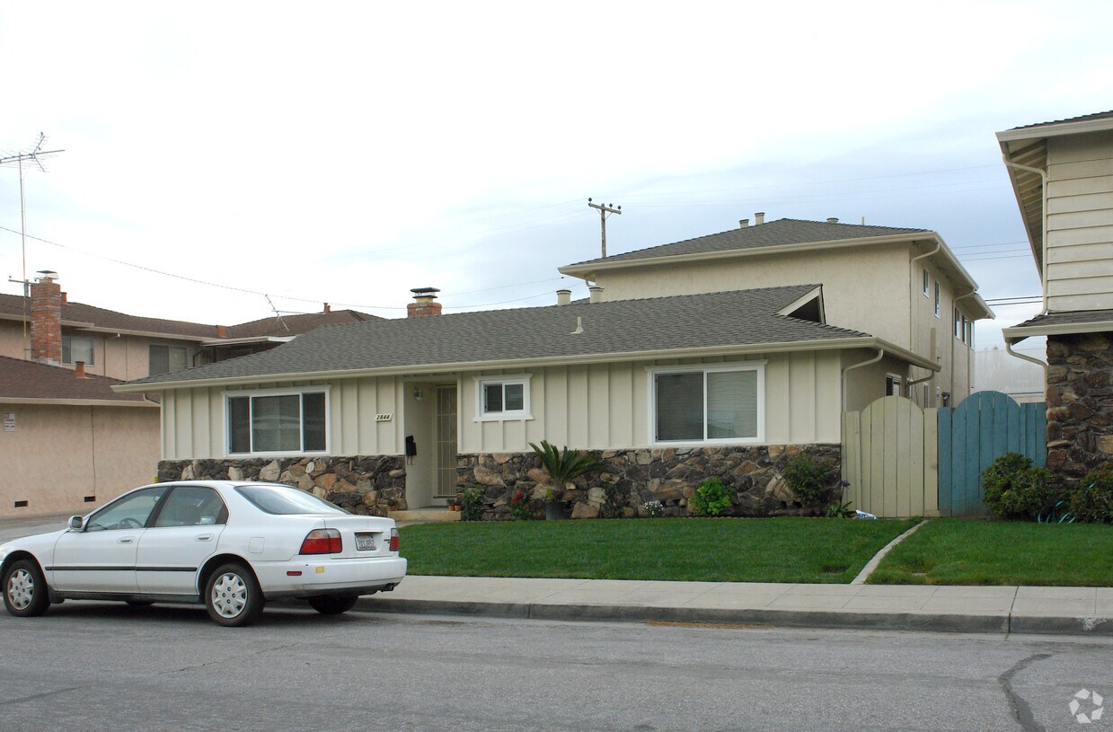 Building Photo - 2844 Malabar Ave