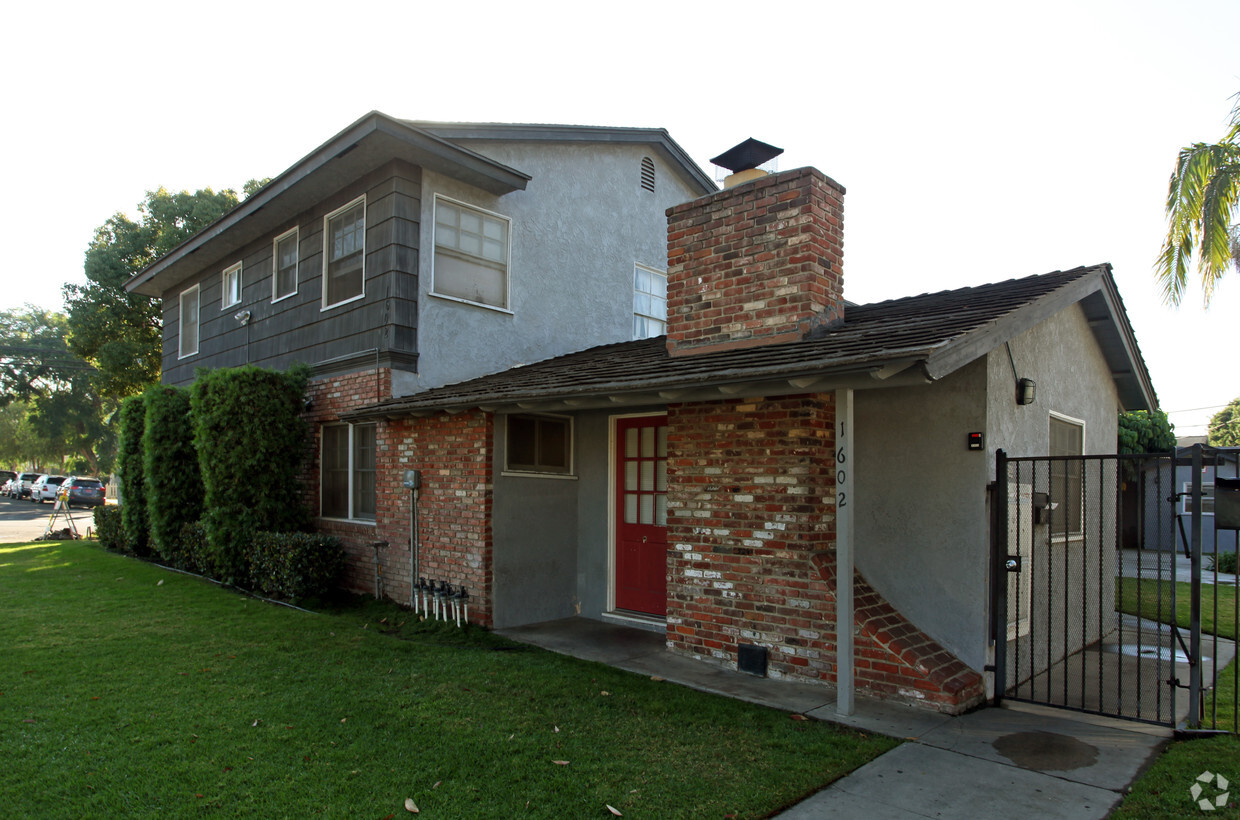 Building Photo - Juno Avenue Apartments