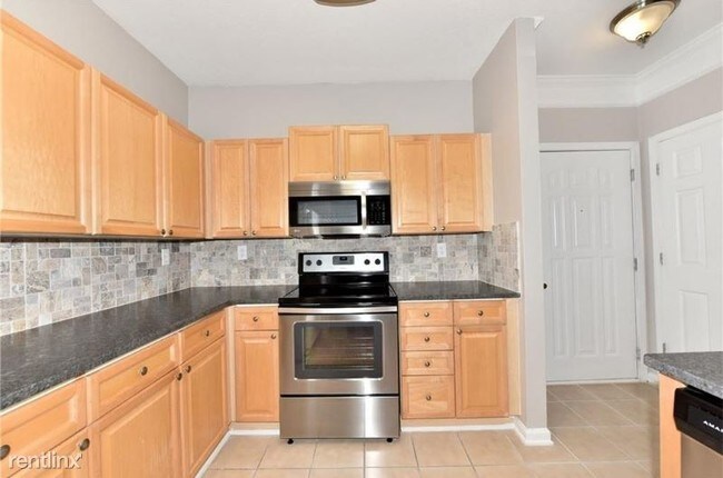Building Photo - 1 br, 1 bath Condo - 527 Sandringham Dr