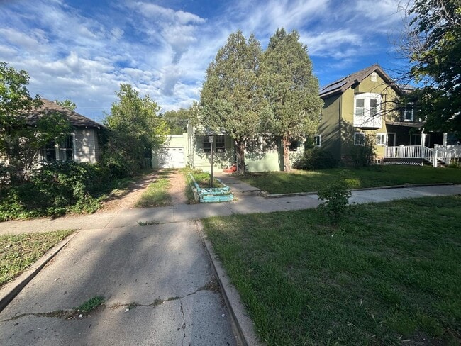 Building Photo - 1420 N Wahsatch Ave