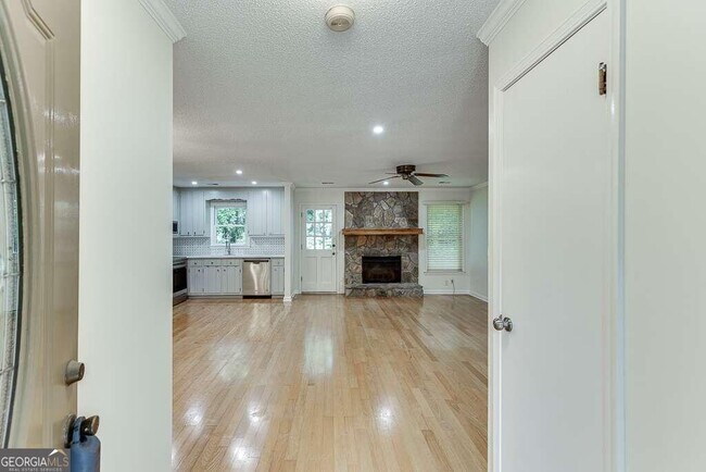 Building Photo - 4868 Cold Creek Lane Unit 1