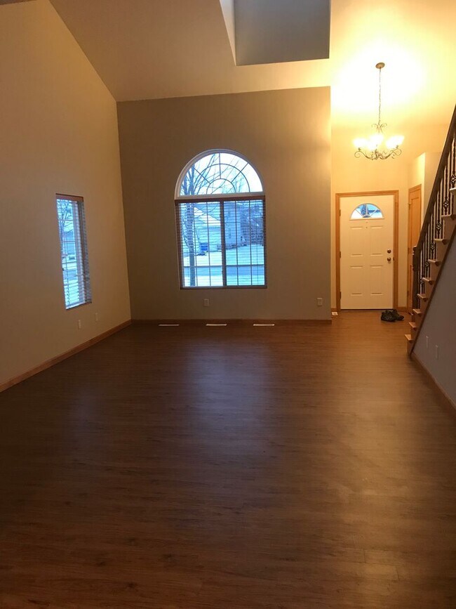 Foto del edificio - 2100 River Point Ct