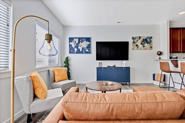 Foto del edificio - 5494 Cherry Ln