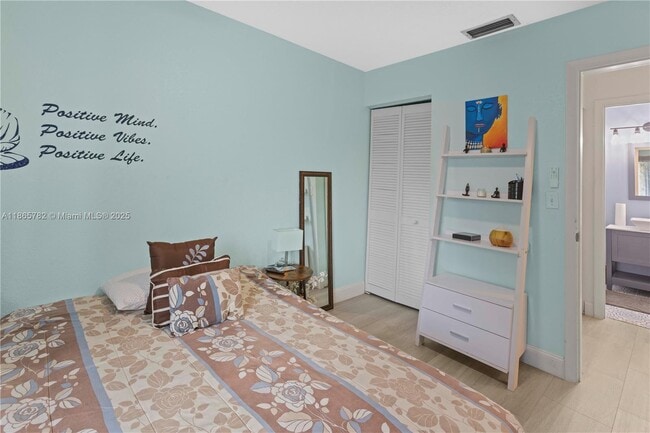 Foto del edificio - 230 SW 97th Terrace