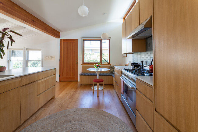 Building Photo - 3537 Beethoven St