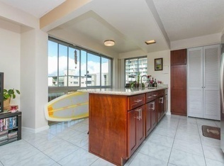 Foto del edificio - 2 bedroom 2 bath in the hearth of Waikiki!...