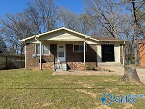 Building Photo - 3252 Uvalde Ln NW