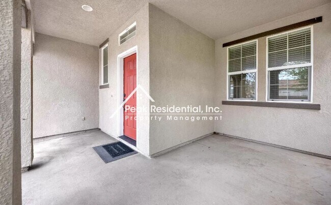 Foto del edificio - Spacious 3bd/2.5ba Elk Grove Home!