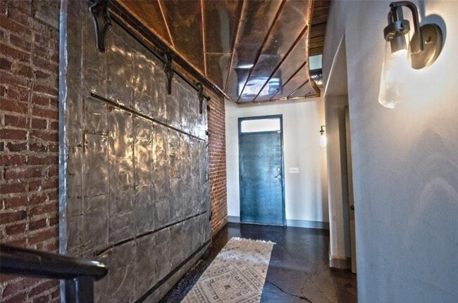 Foto del edificio - 320 Peters St SW