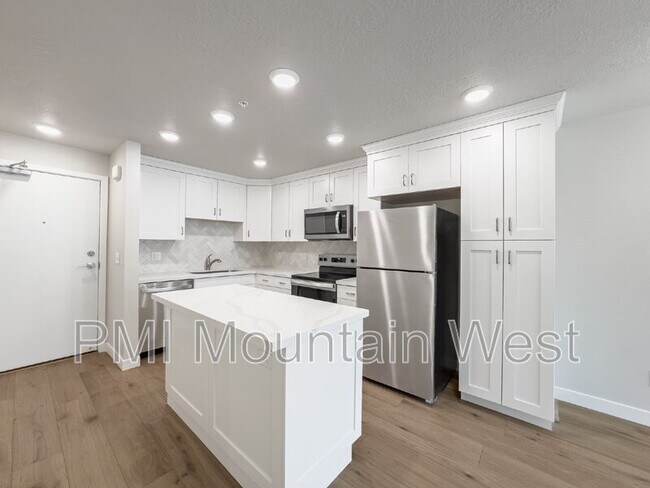 Foto del edificio - 1032 E 400 S