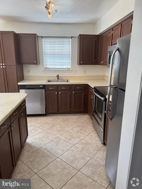Building Photo - 2453 Wentworth Dr