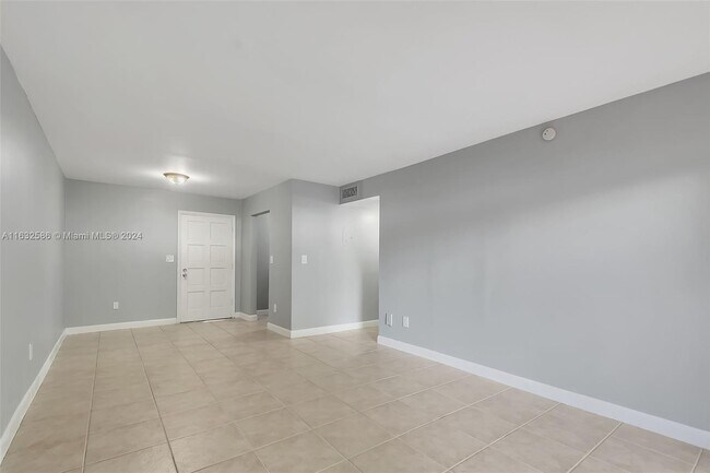 Building Photo - 8500 SW 109th Ave