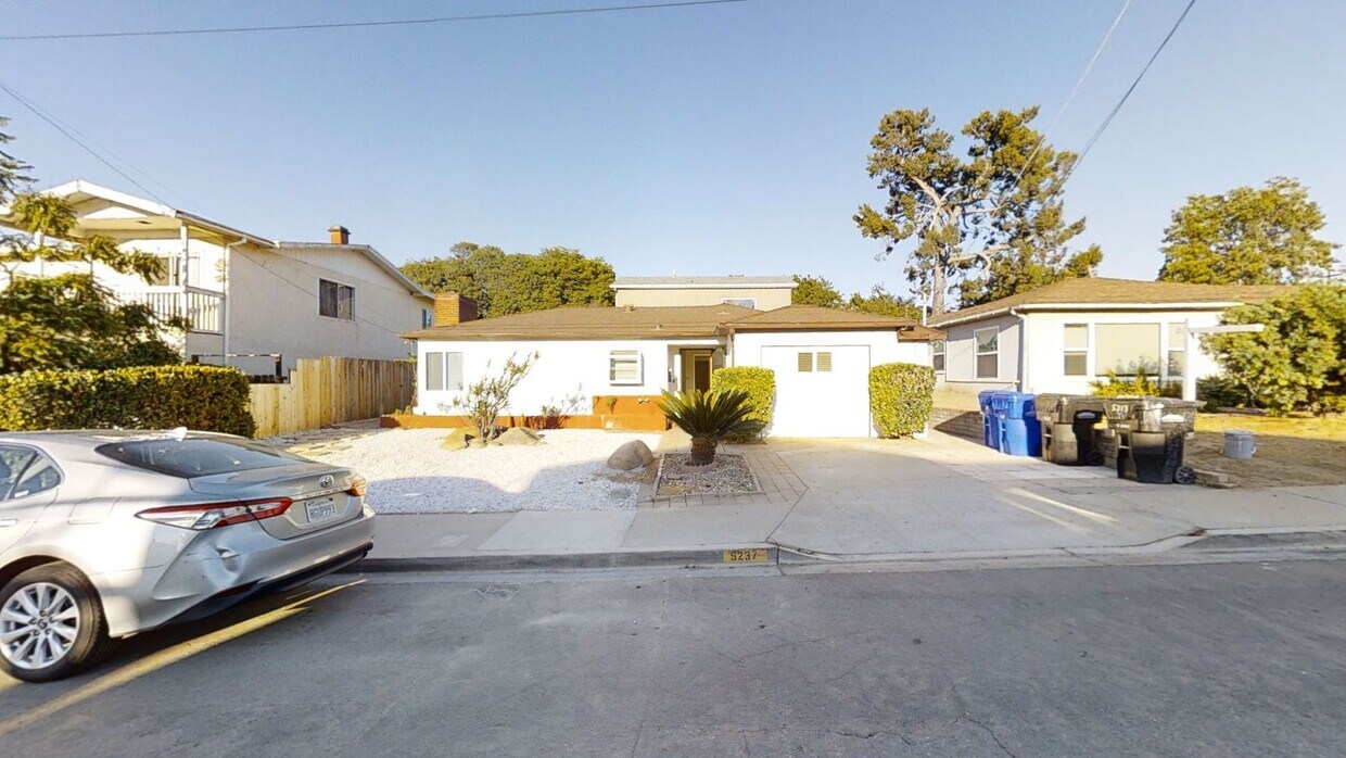 5237/5239 Tipton St Apartment for Rent in San Diego, CA