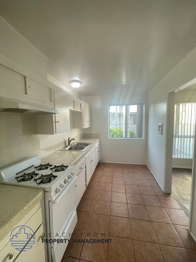 Building Photo - 4217 Carlin Ave