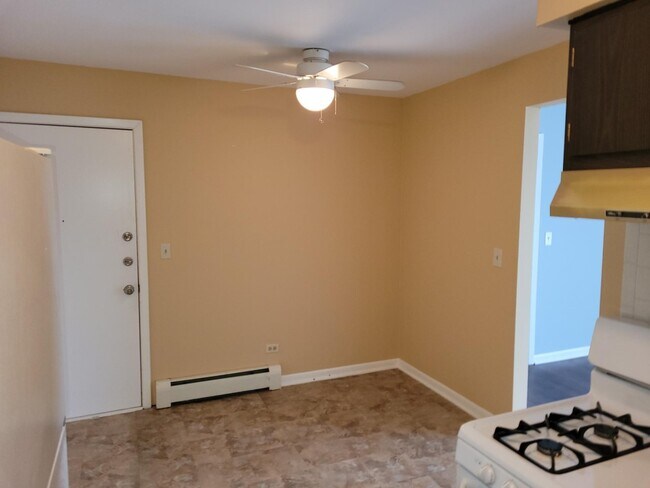 Building Photo - 1303 Baldwin Ct