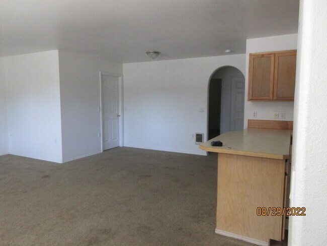 dining area - 12903 E Sprague Ave