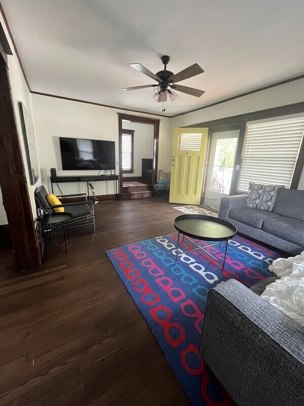 Foto del edificio - 4525 Parker St