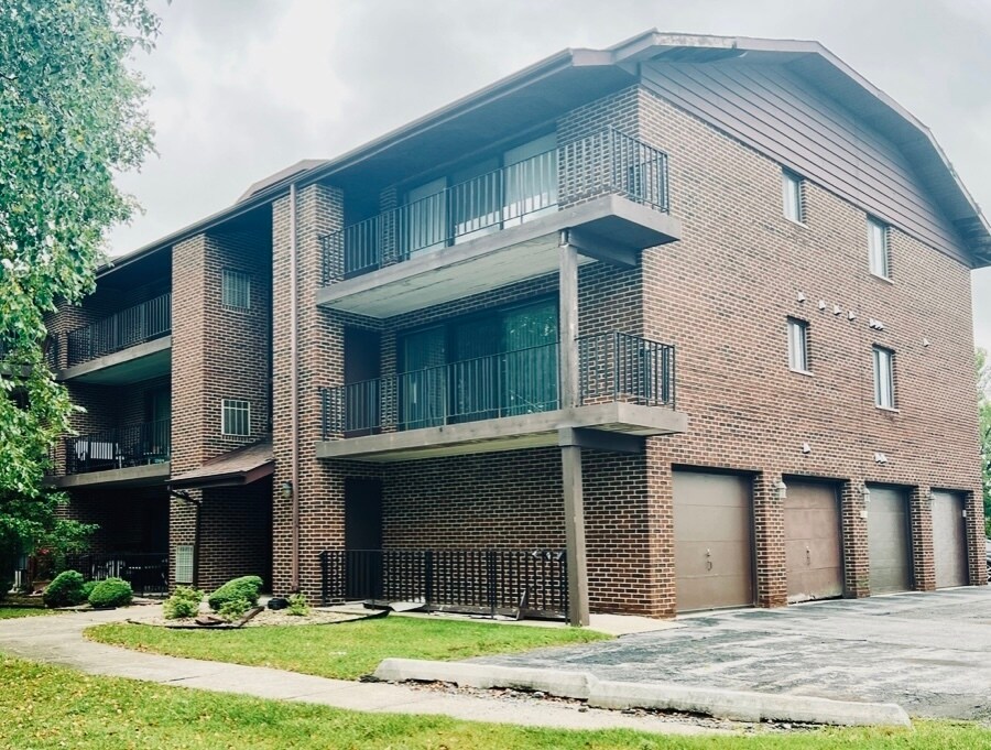 19561 Lake Shore Dr Unit 3S, Lynwood, IL 60411 Condo for Rent in