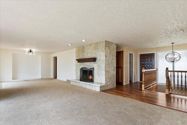 Foto del edificio - Perfect Family Home! 5 Beds, 3 Baths in Pl...