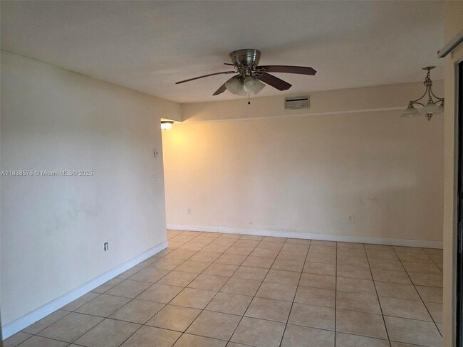 Foto del edificio - 1061 Jefferson Dr