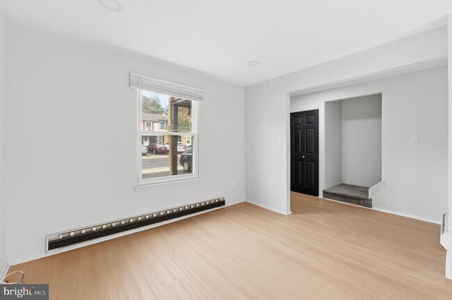 Foto del edificio - 548 Loch Lomond Dr