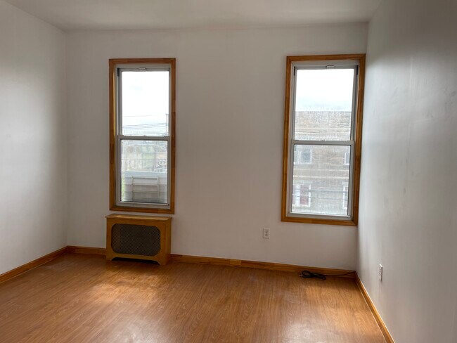 Bedroom - 276 2nd St