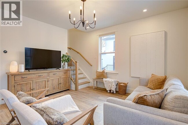 Building Photo - 51 Manley St