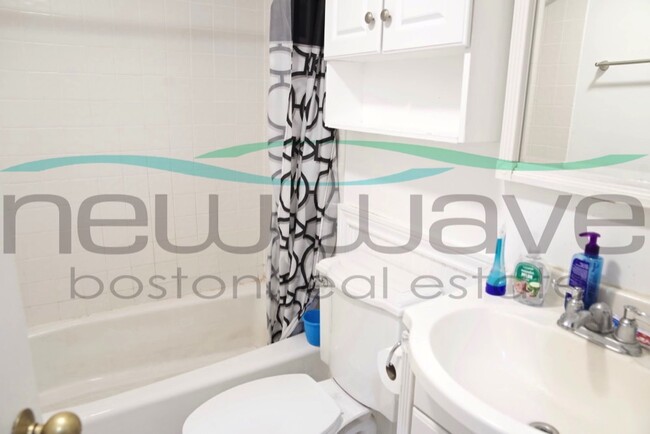 Foto del edificio - 390 Riverway
