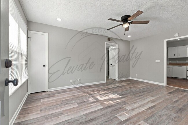 Building Photo - 584 Tulip Grove Rd