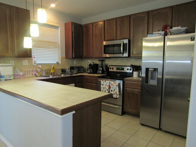 Foto del edificio - 9310 Albany Dr