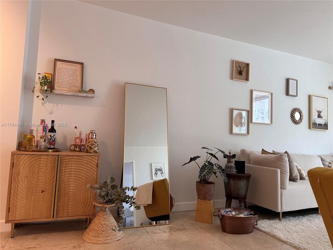 Building Photo - 5700 Collins Ave